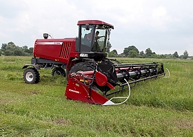 SELF-PROPELLED WINDROWER CS200
