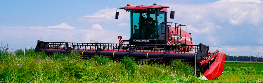 SELF-PROPELLED WINDROWER CS140